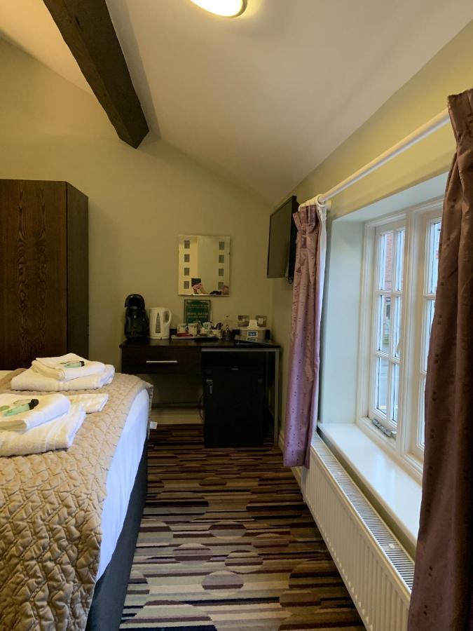 Bed and Breakfast George And Dragon Tarvin Esterno foto