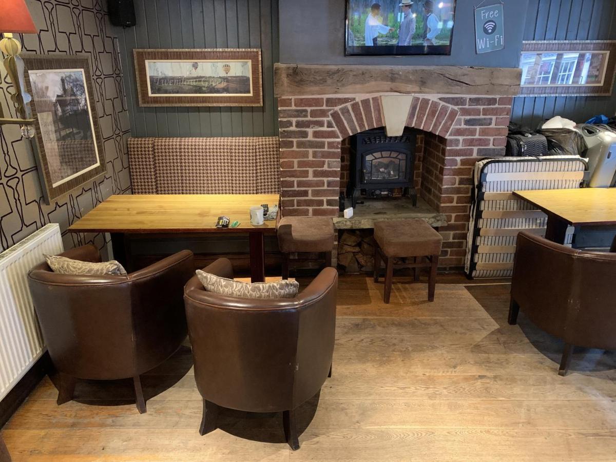 Bed and Breakfast George And Dragon Tarvin Esterno foto